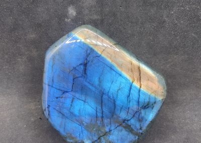 Labradorite 310 Gr